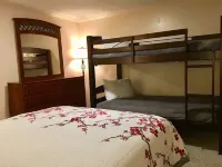 Remodeled Condo! Ski-in/Ski-out 2BR washer/dryer, Large Deck, Bike Storage