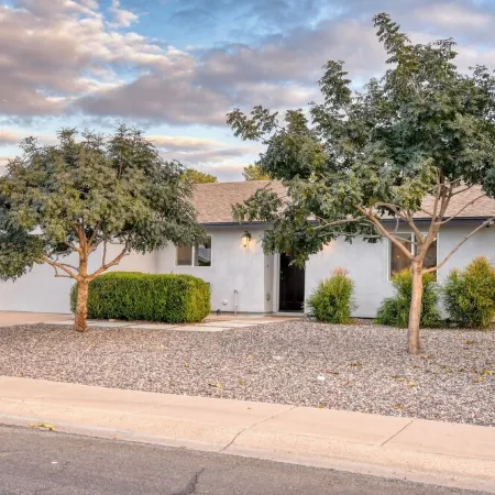 Downtown Gilbert Getaway - Sleeps 8