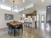 Cozy Modern Home + Private Pool + Central Dallas Location