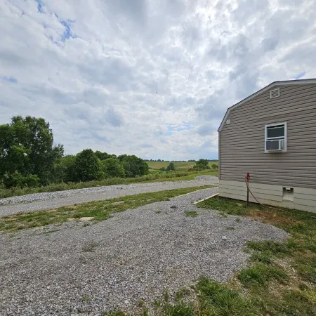 Quaint Cabin - 8 minutes from Ark Encounter!!Country setting, near town!!
