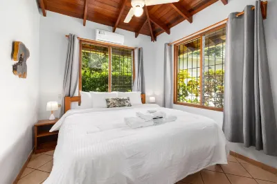 Hotel Bahia Esmeralda Hotels near Potrero Beach