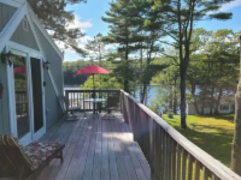Pinetree Suite- Located on the Lake, Surrounded by Pine Trees...Perfect