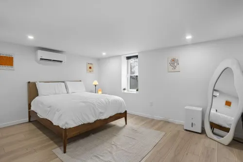 New Chic Modern-Boho Apartment in Center City !