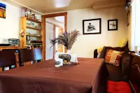 Mountain Views, Huge Deck, Fireplace & Jetted Tub