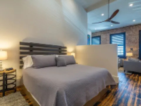 Historic Downtown Morganton Loft  w/ Original 1900's Charm/Walk/Shop/Dine Hotels in Morganton