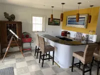 Bayfront Vacation Home in Southold, 5 Bedrooms Hotels in Southold