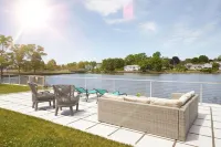 OASIS @ OCEAN BEACH PARK: 6 QUEEN BEDS