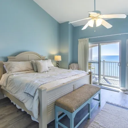 Expansive view of gulf from 2 balconies on private beach - steps from the sand!