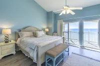 Expansive view of gulf from 2 balconies on private beach - steps from the sand!