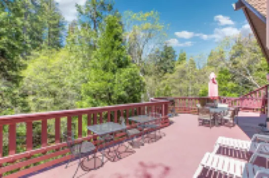 FamilyRetreat, AC, Indoorjacuzzihottub, 7Mins Walk2Village, Lake Access, Sleep15