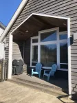 2 BLOCKS to BEACH!! 3 bedroom FAMILY & DOG- FRIENDLY w/FENCE! Close to Pelican!