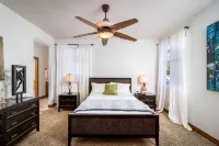 Paradise Valley Estate With Pool, Game Room And Near Entertainment!