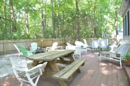 Home Away From Home,  pet friendly retreat!