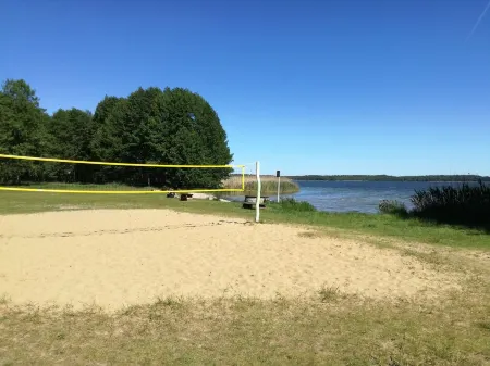 Last Minute Summer Deal!! Relax at the Lake with This Extremely Good Deal