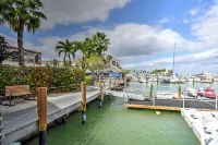 Beautiful one bedroom condo in Marco Island with so much to offer!