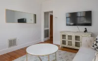 The Newport Haven - 3 Bedroom, 1 Bath in 5th Ward