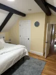 Mini quiet apartment for two! Hôtels à proximité de : Franklin Pierce University at Manchester