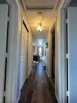 Cozy two Bedroom close to lake. Dogs Allowed. Semi private Hot Tub. Large Yard. - Gym