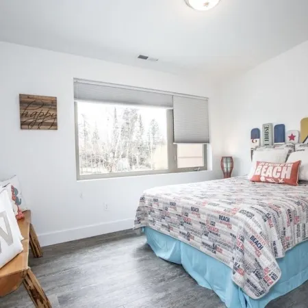 Whitefish Lakefront 3 BR Penthouse, 5 min from downtown, view of Big Mountain