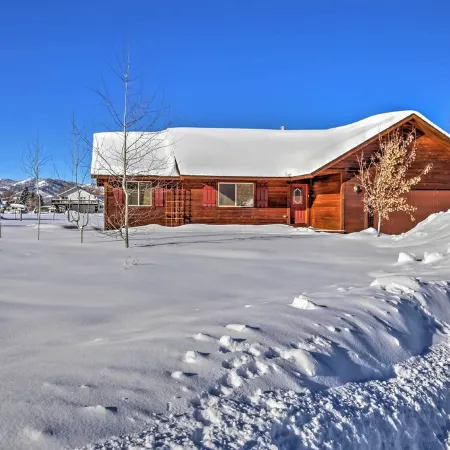 Mary Ann's Mountain Maison - Visit Nat’l Parks, Walk to Town, Grill Out in Yard Отели в г. Виктор