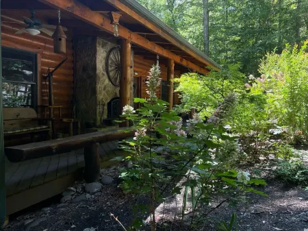 Crickett Lane - 8 Stall Horse Barn