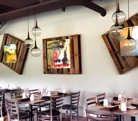 吉列阿拉莫套房酒店