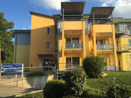 Apartmenthaus Sportchalet Отели в г. Бад-Дюрхайм