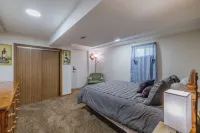 Comfy Country home. Pet friendly, 5 bedrooms, AC, WIFI, just outside Farmington