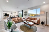 green door · Lux Resort Gem ~ Backyard Pool/Spa ~ Near Festival Hotels in Coachella