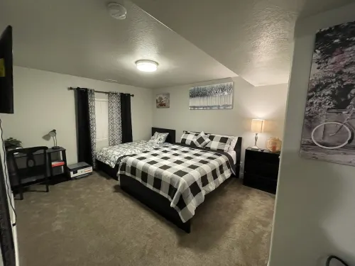Luxury Basement Apartment with Private Access. Hotels in Provo