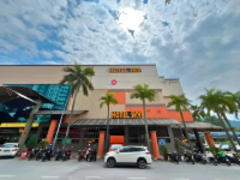 Sky Hotel @ Selayang Hotels near Lord Murugan Statue