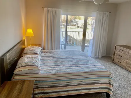 Waterfront condo on Lake of the Ozarks