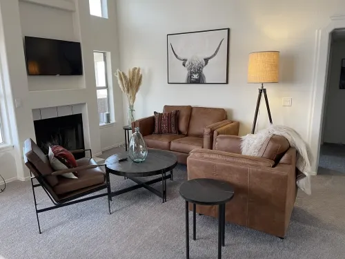 New! Desert LUX Oasis LARGE POOL SPA BBQ FIRE-PIT Hotels in Fort Mohave