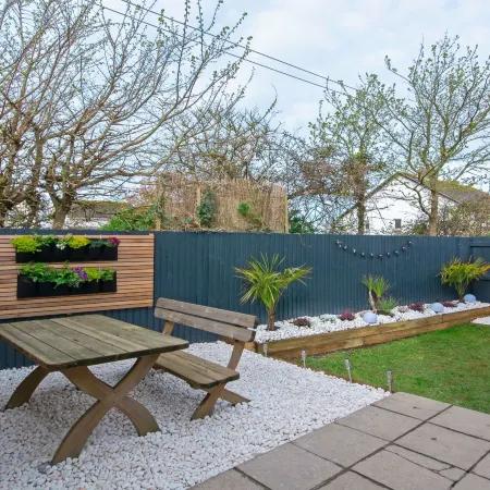 Oceanside | Sleeps 6 |Walk to Beach & Stylish