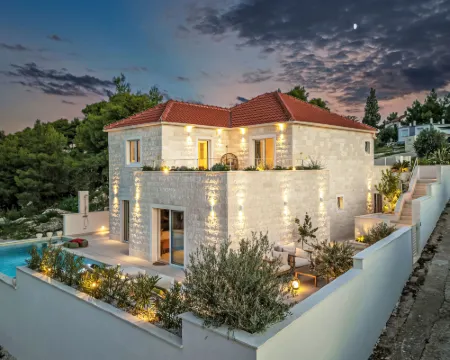 Brax8 Hotels in Splitska
