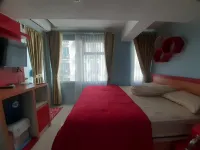 The Jarrdin Apartment by VR