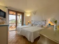 Smeralda Hotels near Manni e Minori
