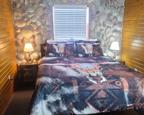 Hot Tub! Outside Traverse City, Sleeps 6 Pet Friendly, Fire Place, Fire Pit Hotels in Interlochen