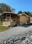 Cozy cabin with 1 bd/bath and WiFi. Short drive to Cloudland Canyon State Park.