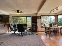 1 Bedroom Retro Riverside Home with view ! Hoteles en Sultan