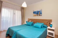 BLUE COYLE.  New apartment a few meters from the beach and overlooking the m Playa Los Lagos附近的飯店