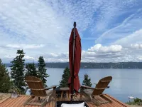 Sea Glass Hideaway Hotels in Camano