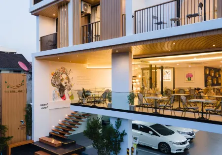 The Brillianest Gallery Hotel Hatyai Отели рядом с достопримечательностью «Magic Museum HatYai Thailand»
