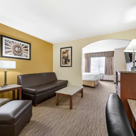 Best Western Executive Inn  Suites Отели рядом с Аэропорт Петерсон-Филд
