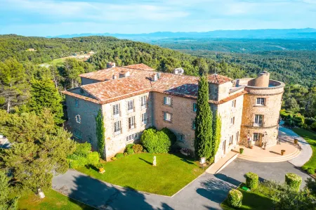 La Bastide de Tourtour Hotel & Spa Отели в г. Сийан-ла-Каскад