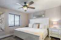 Sea Haven by Avantstay Modern Condo Near Beach