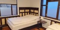 Lava Guesthouse - Family Quadruple Room With Shared Bathroom
