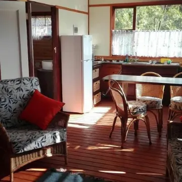 Woodland Gardens Self Catering Pet Friendly Lodge