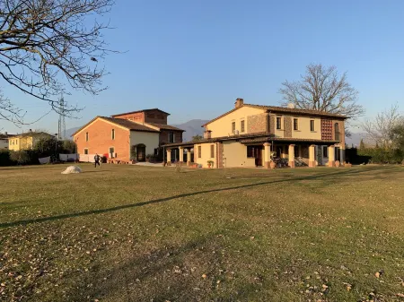 B&B la Fornace del Sole Отели рядом с достопримечательностью «Parrocchia Dei Ss. Maria Assunta e Jacopo Maggiore di Lammari»