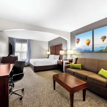 Clarion Pointe Apex - Holly Springs